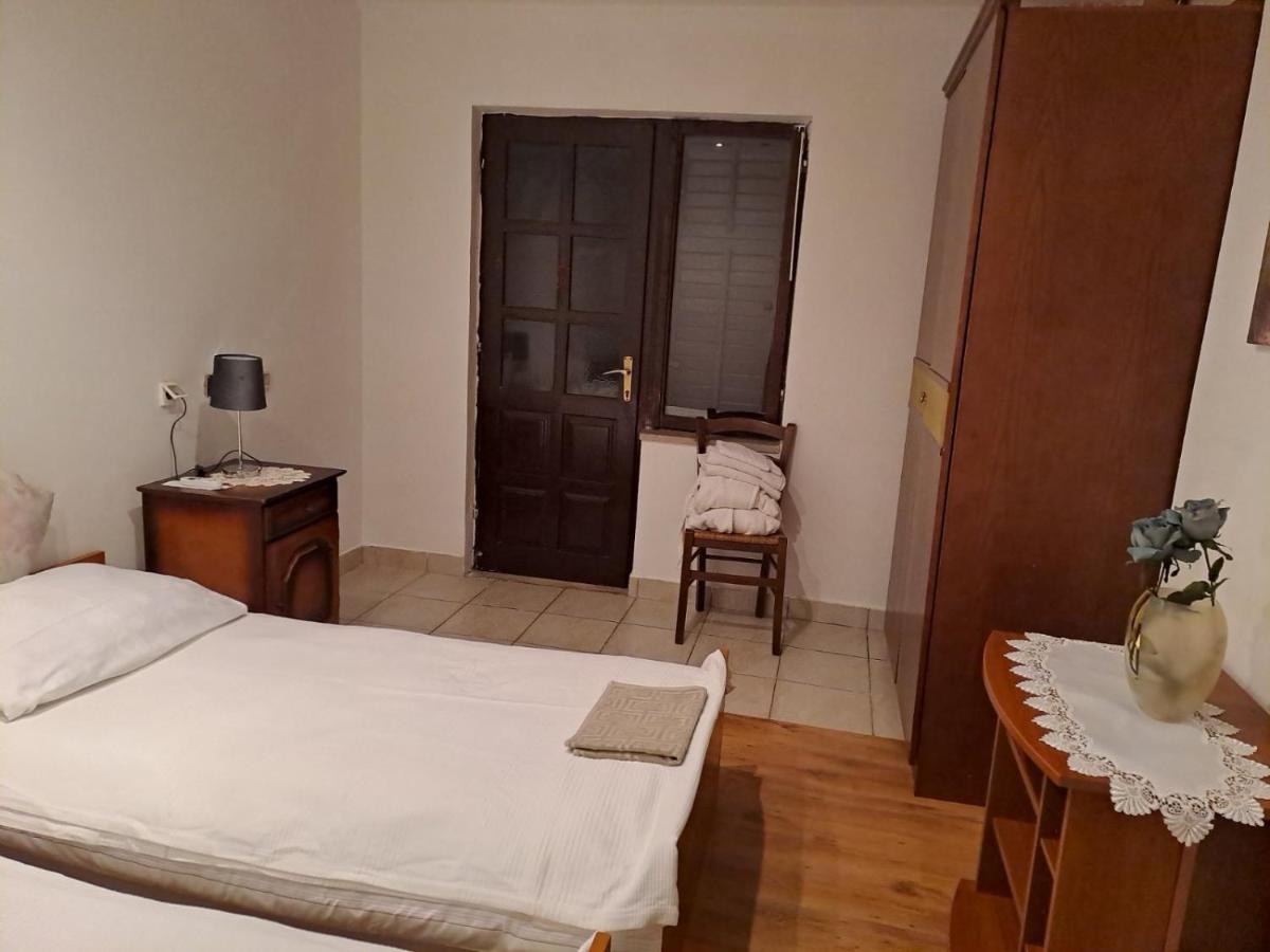 Amma Rooms Gruda Exteriör bild